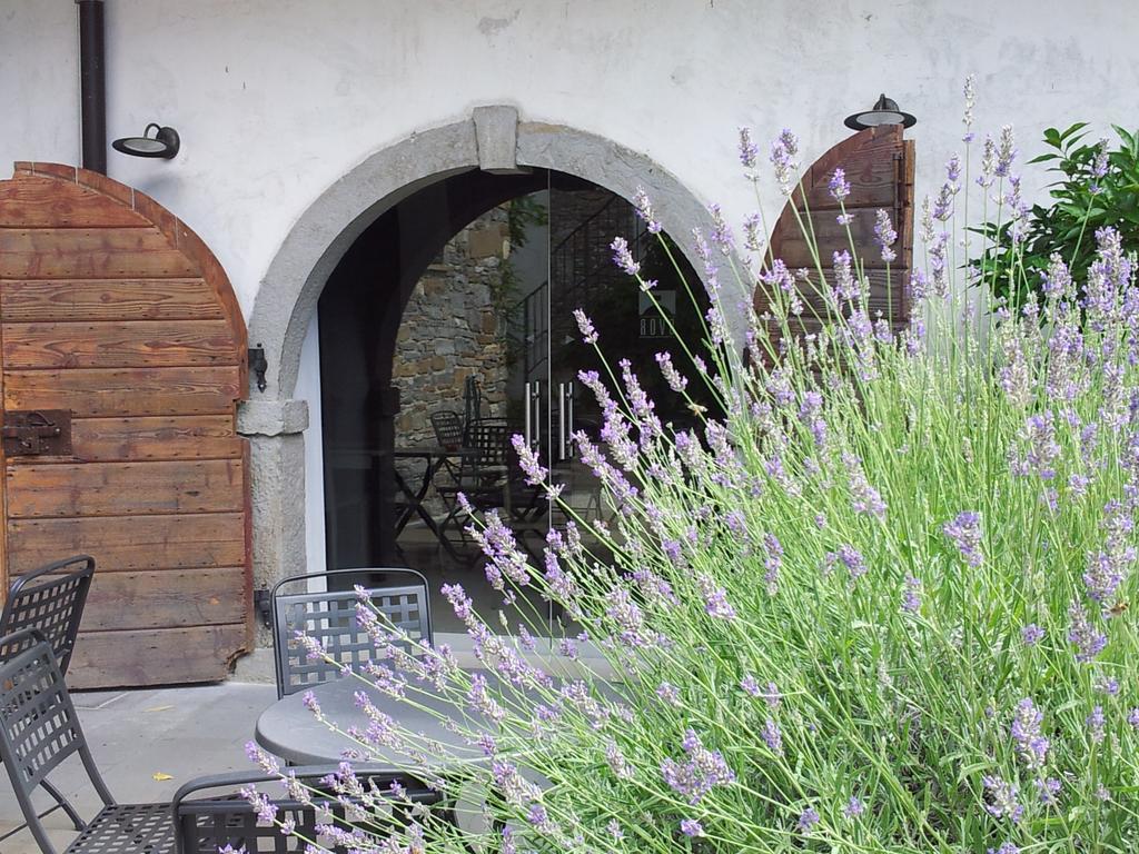 Boutique Hotel Dvor Доброво Екстер'єр фото