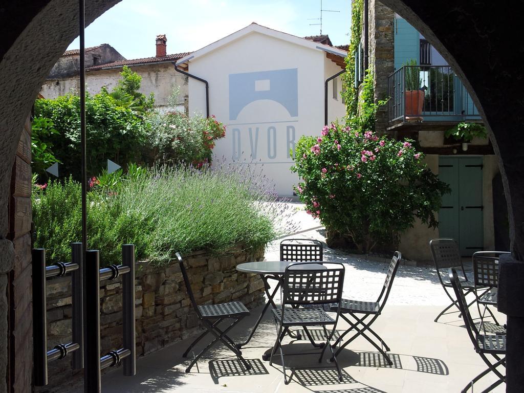 Boutique Hotel Dvor Доброво Екстер'єр фото