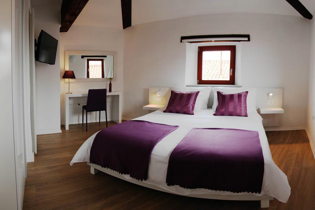 Boutique Hotel Dvor Доброво Екстер'єр фото
