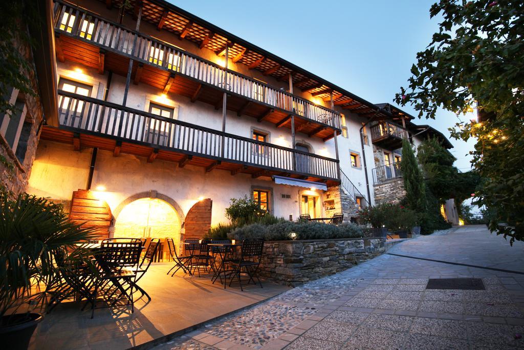 Boutique Hotel Dvor Доброво Екстер'єр фото