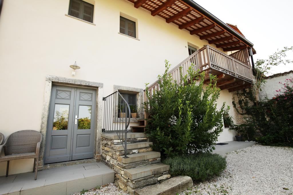 Boutique Hotel Dvor Доброво Екстер'єр фото