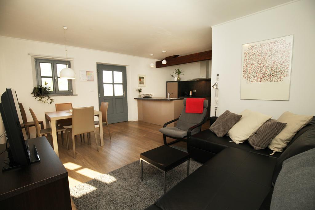Boutique Hotel Dvor Доброво Екстер'єр фото