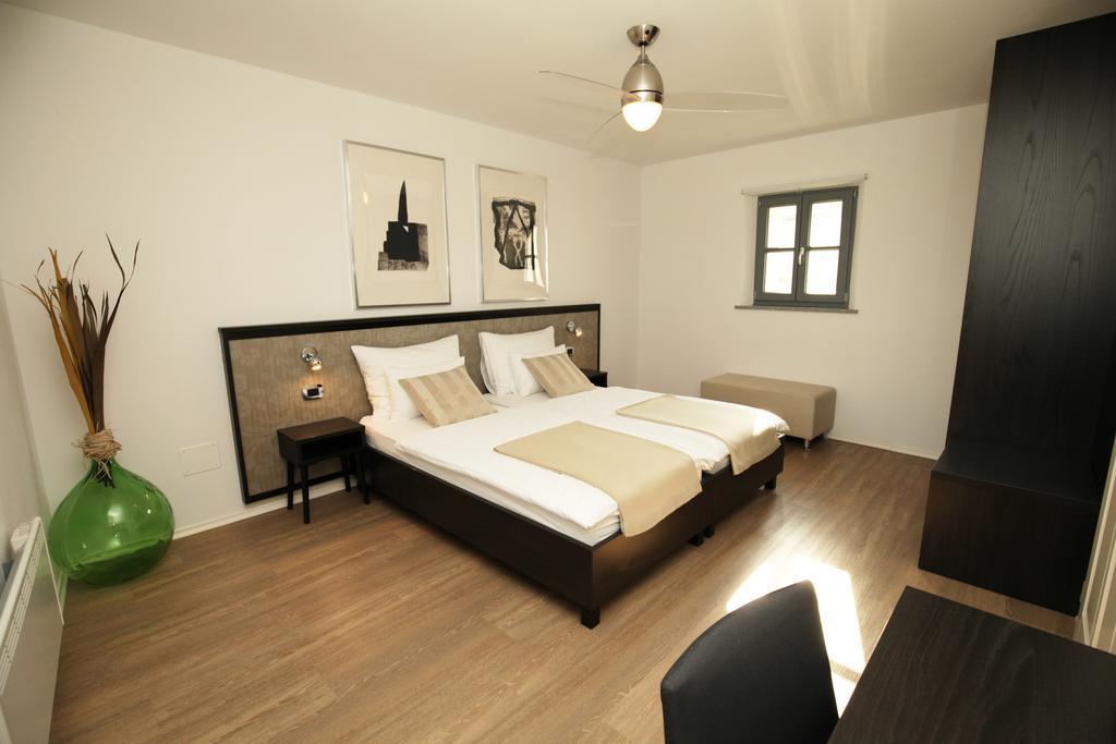 Boutique Hotel Dvor Доброво Екстер'єр фото